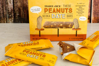 These Peanuts Go On A Date Bars　Trader joe's